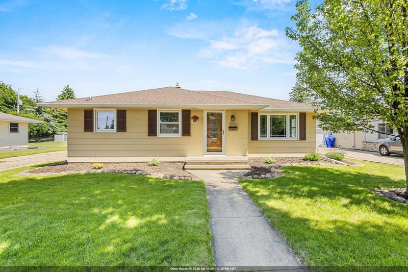 2700 Lillian Ct, Appleton, WI 54911-2243