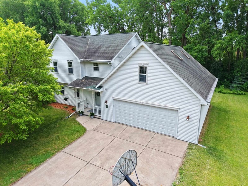 2098 Rock River Cir, De Pere, WI 54115