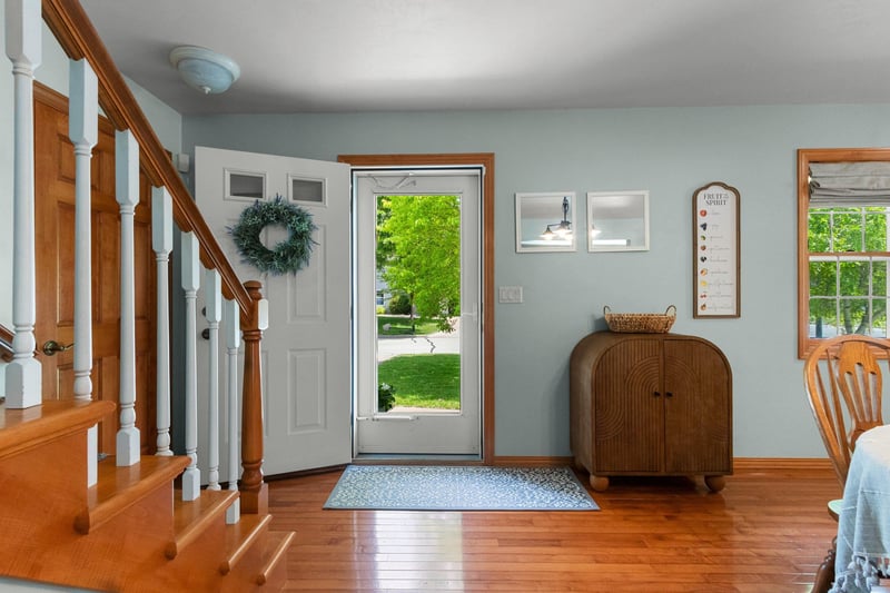 2098 Rock River Cir, De Pere, WI 54115