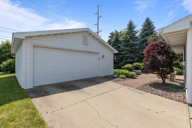 117 St Marys Pl, Kaukauna, WI 54130