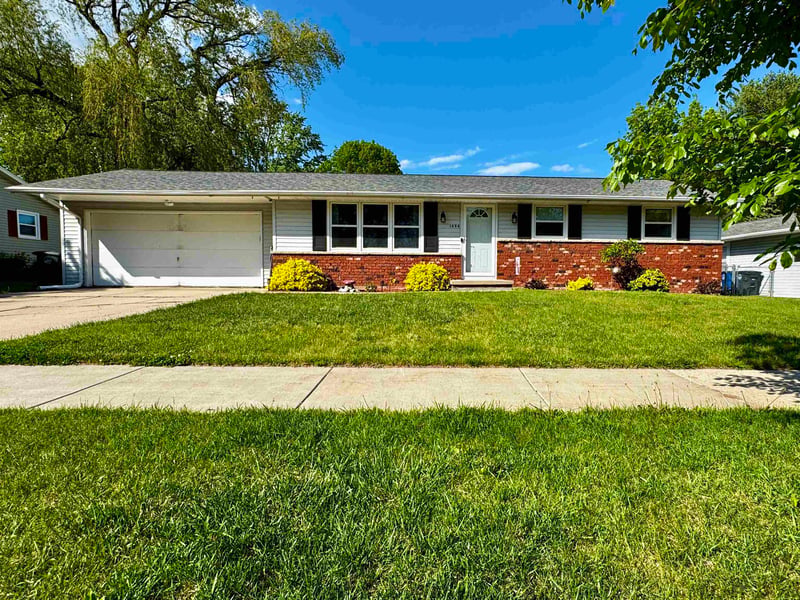 1404 Ponderosa Ave, Green Bay, WI 54313-9999