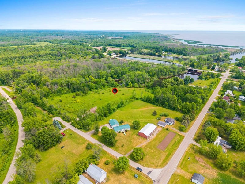 4204 Topel Rd, Oconto, WI 54153-9530