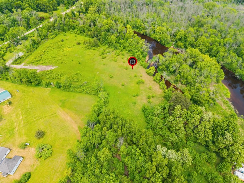 4204 Topel Rd, Oconto, WI 54153-9530