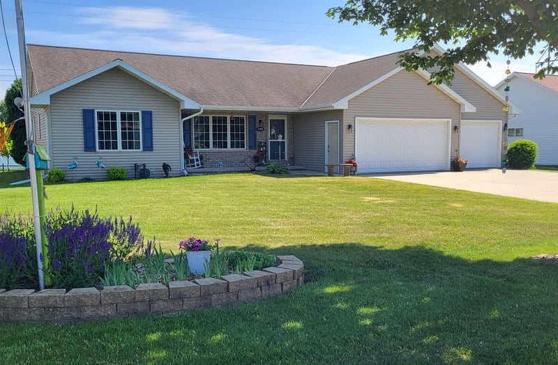3166 Egan Ln, Green Bay, WI 54311-5064