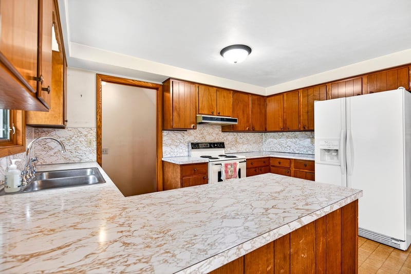 1280 Frances Way, Menasha, WI 54952