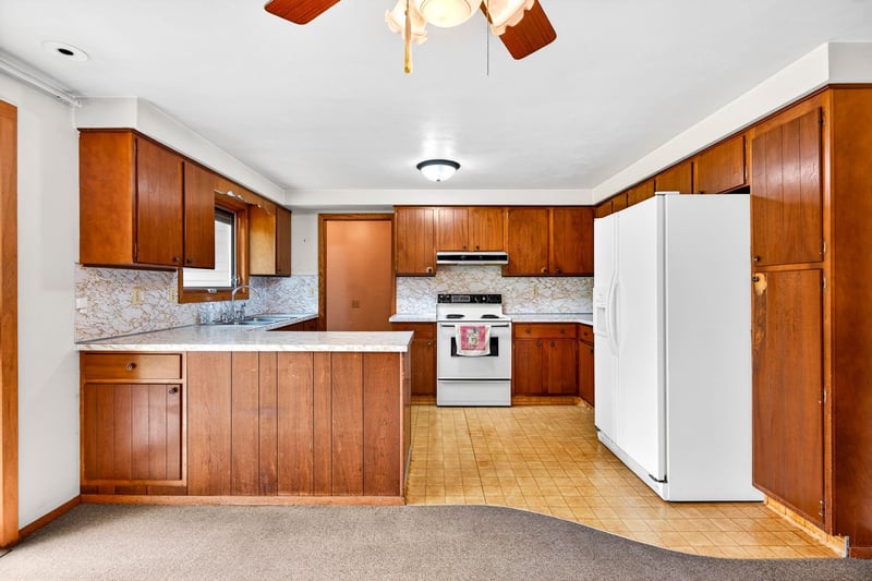 1280 Frances Way, Menasha, WI 54952