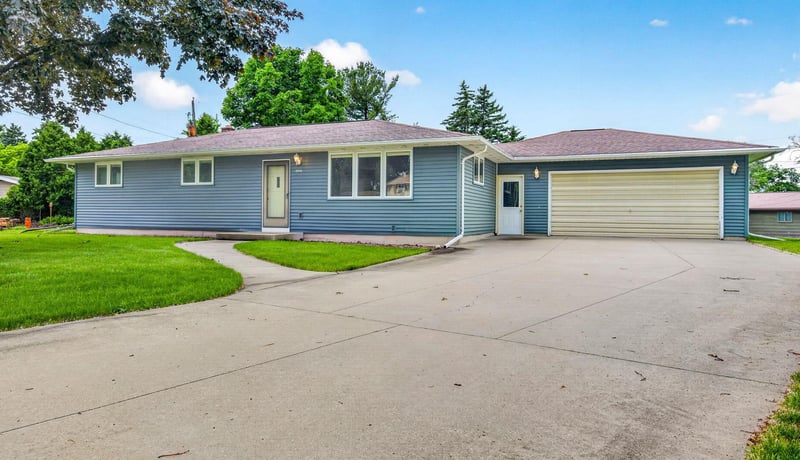 1280 Frances Way, Menasha, WI 54952