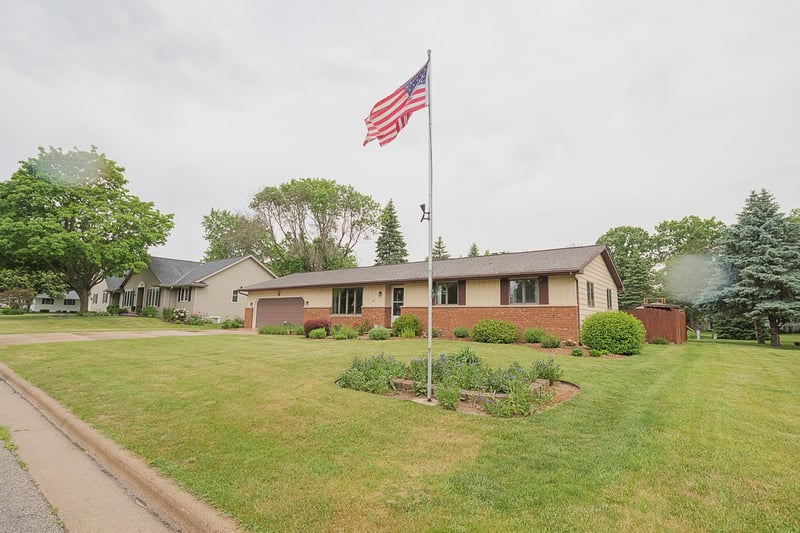 625 Walnut St, Seymour, WI 54165