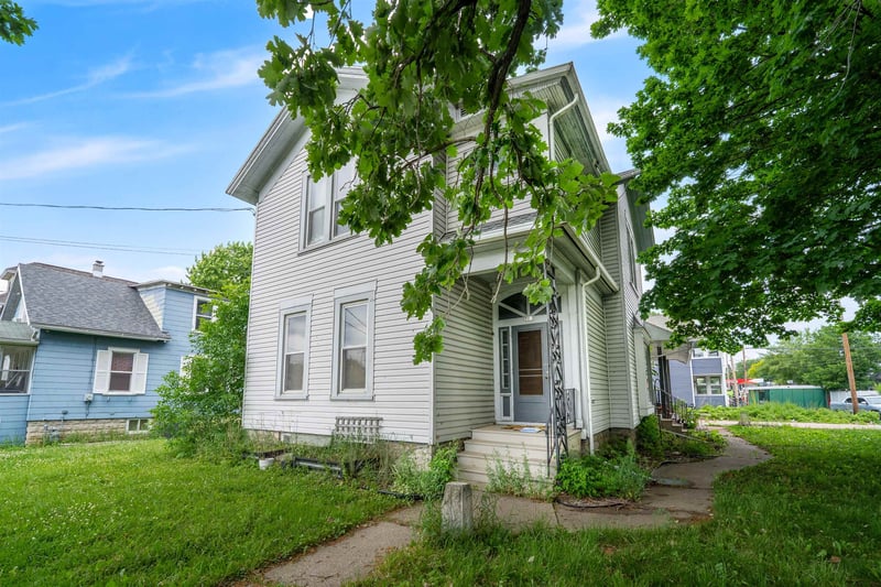 710 Ceape Ave, Oshkosh, WI 54901-5224
