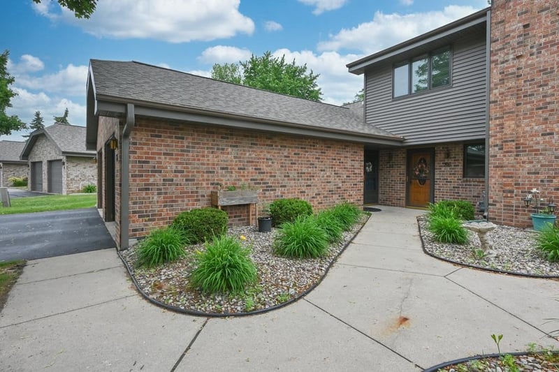 88 Spencer Village Ct, Appleton, WI 54914