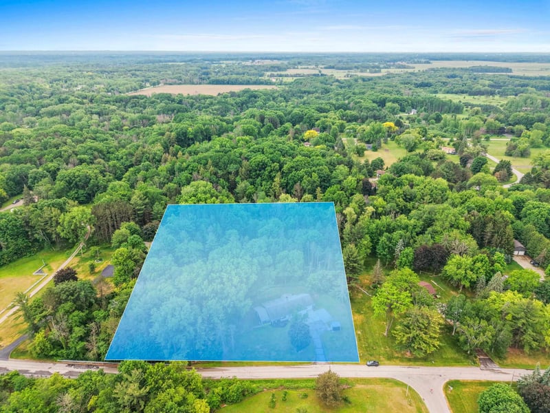 389 Sunlite Dr, Oneida, WI 54155-9218