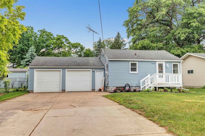 843 Prospect St, Shawano, WI 54166