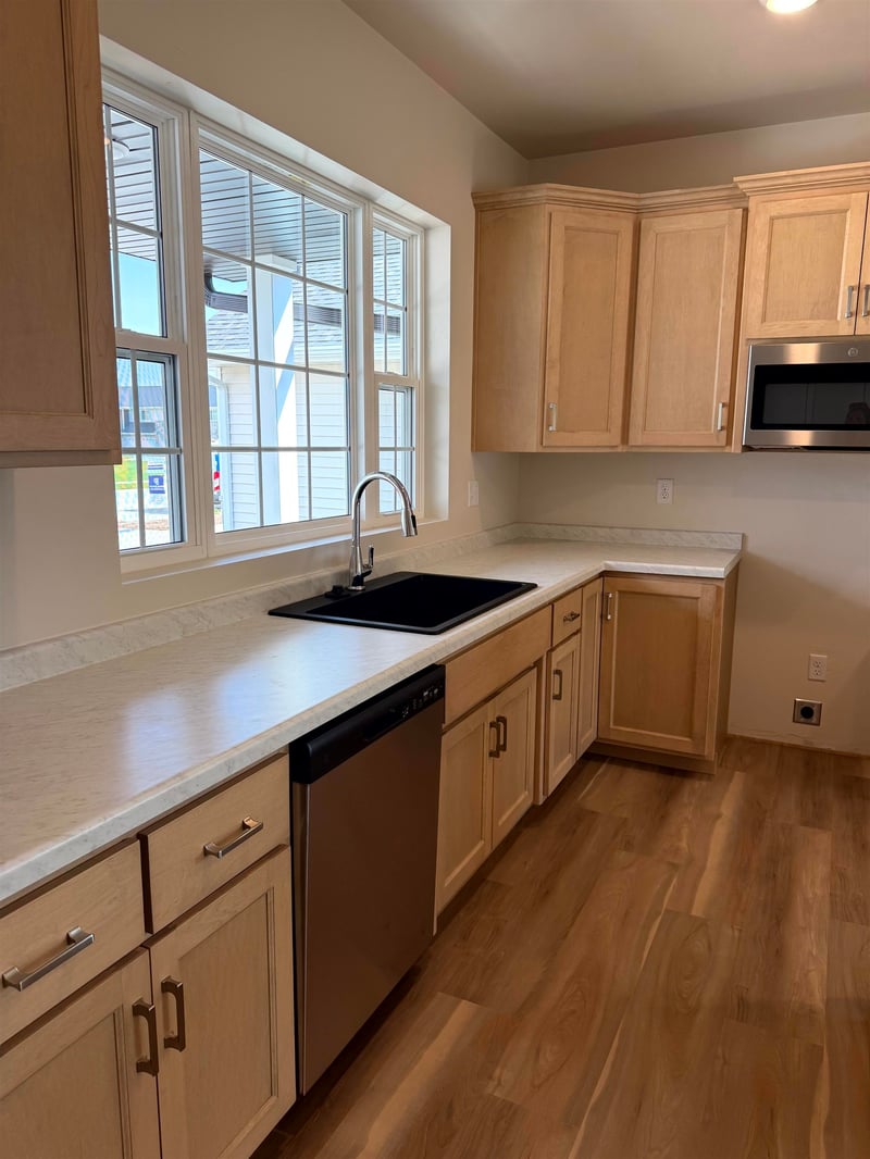 2203 Golden Gate Dr, Appleton, WI 54913