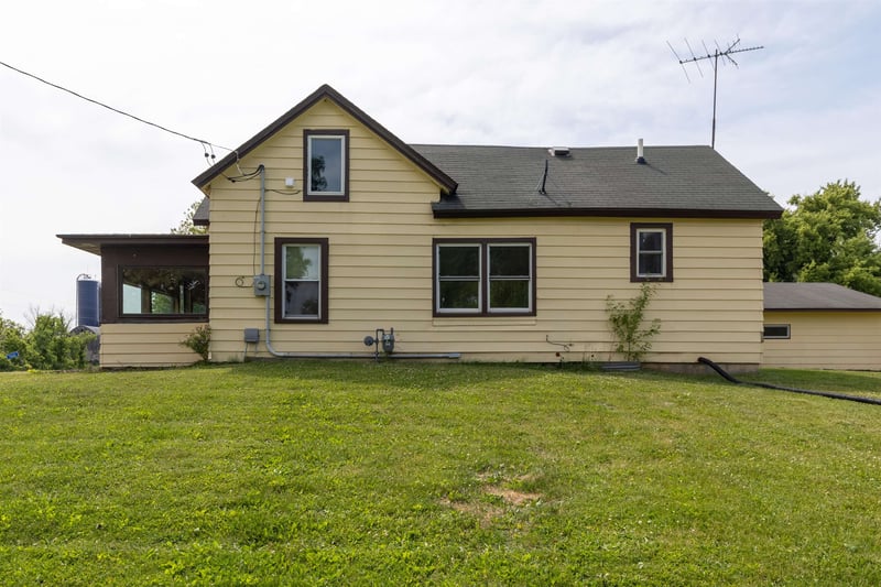 7466 State Road 91, Omro, WI 54963