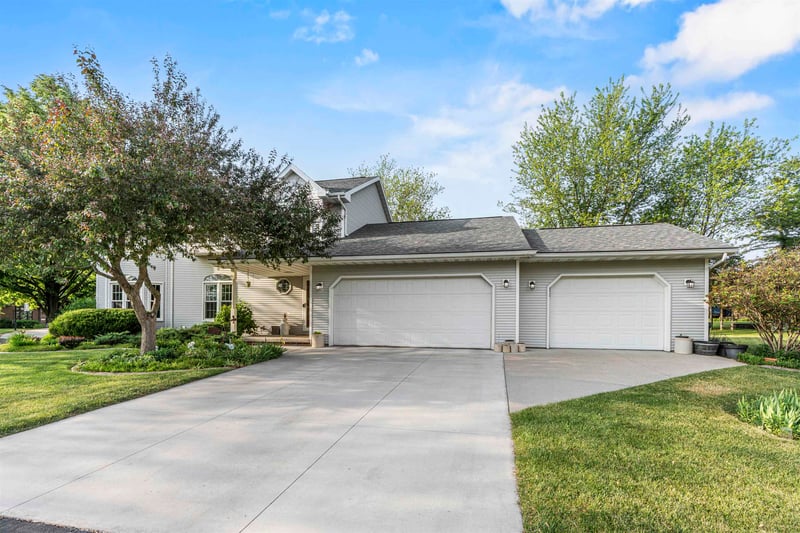 N340 Tamarack Cir, Appleton, WI 54915