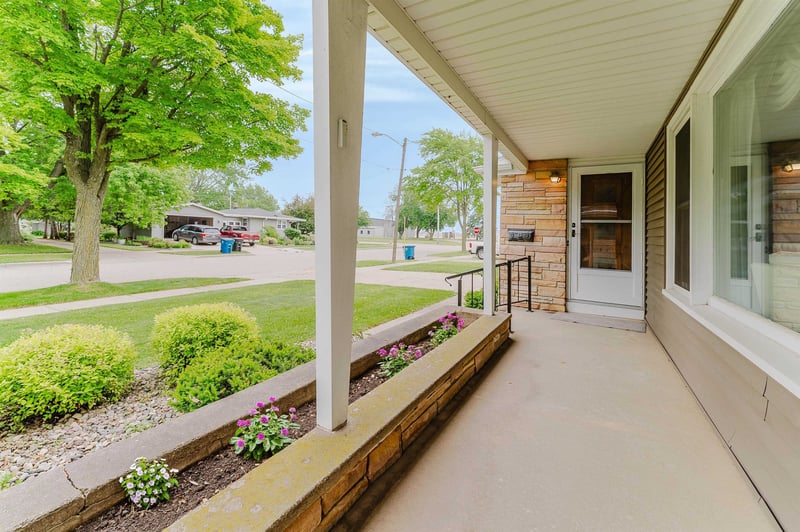 1947 Mccurdy St, Oshkosh, WI 54902