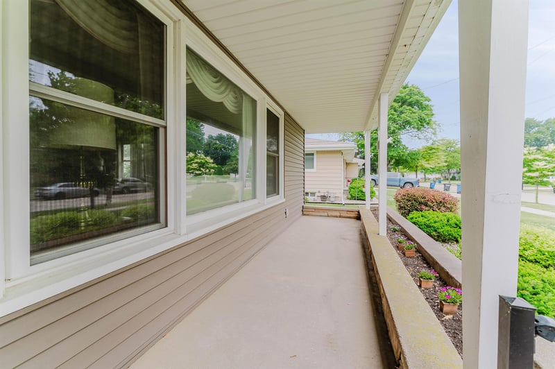 1947 Mccurdy St, Oshkosh, WI 54902