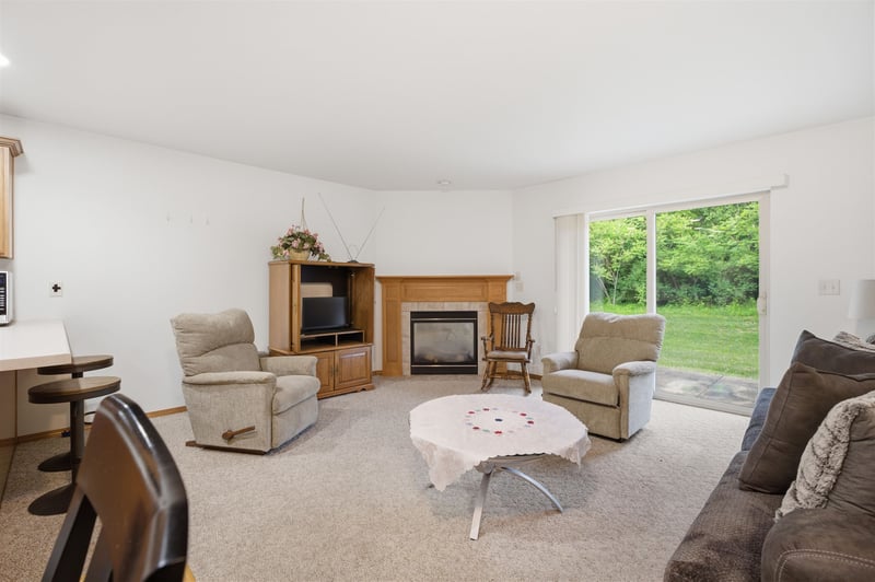2127 Royal Crest Cir #3, Green Bay, WI 54311