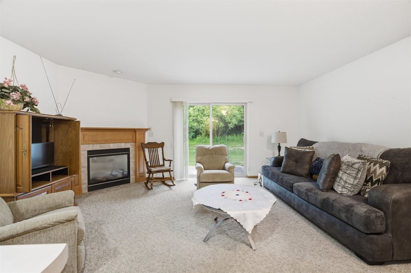 2127 Royal Crest Cir #3, Green Bay, WI 54311