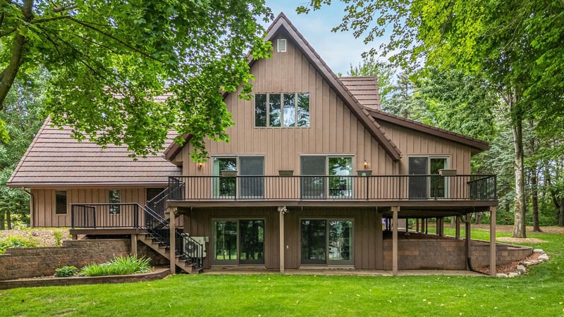 63 Crestview Dr, Hortonville, WI 54844