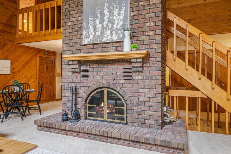 63 Crestview Dr, Hortonville, WI 54844