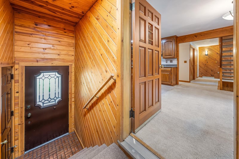 63 Crestview Dr, Hortonville, WI 54844