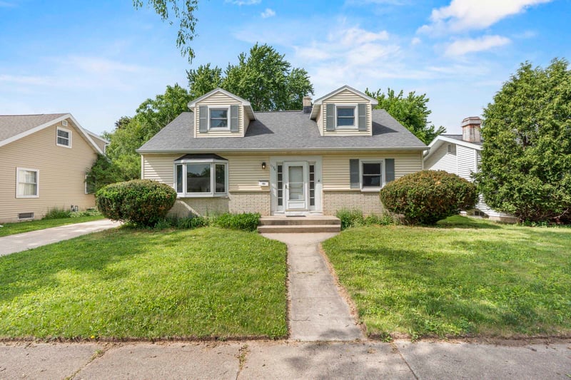 1136 Roberts Ave, Appleton, WI 54914
