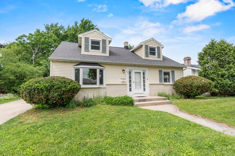 1136 Roberts Ave, Appleton, WI 54914