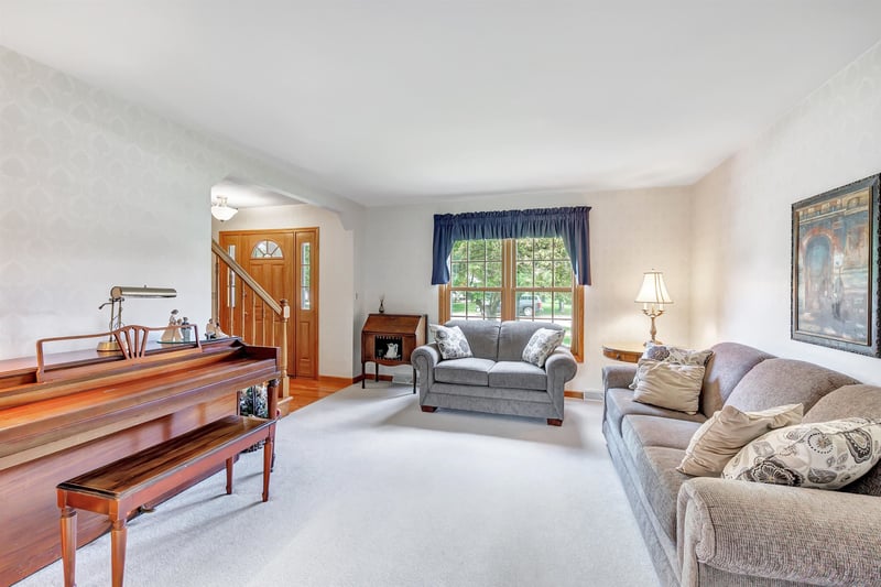 1990 Tyler Ln, De Pere, WI 54115