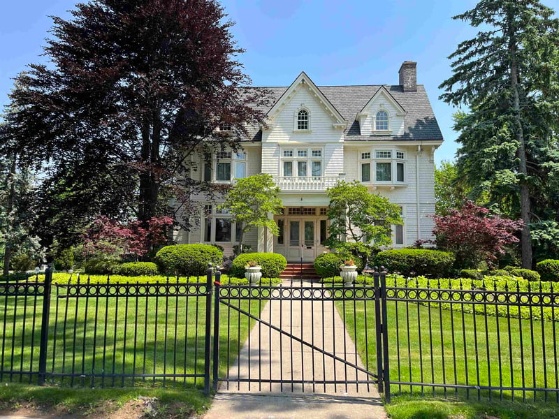 402 Wisconsin Ave, Neenah, WI 54956