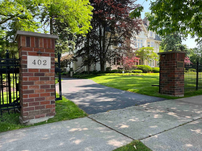 402 Wisconsin Ave, Neenah, WI 54956