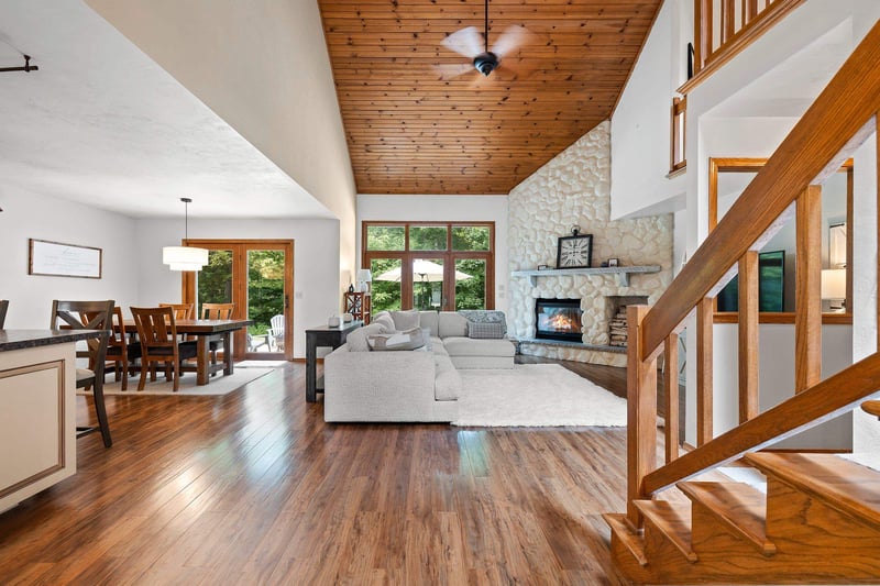 2841 Mayflower Rd, Green Bay, WI 54311