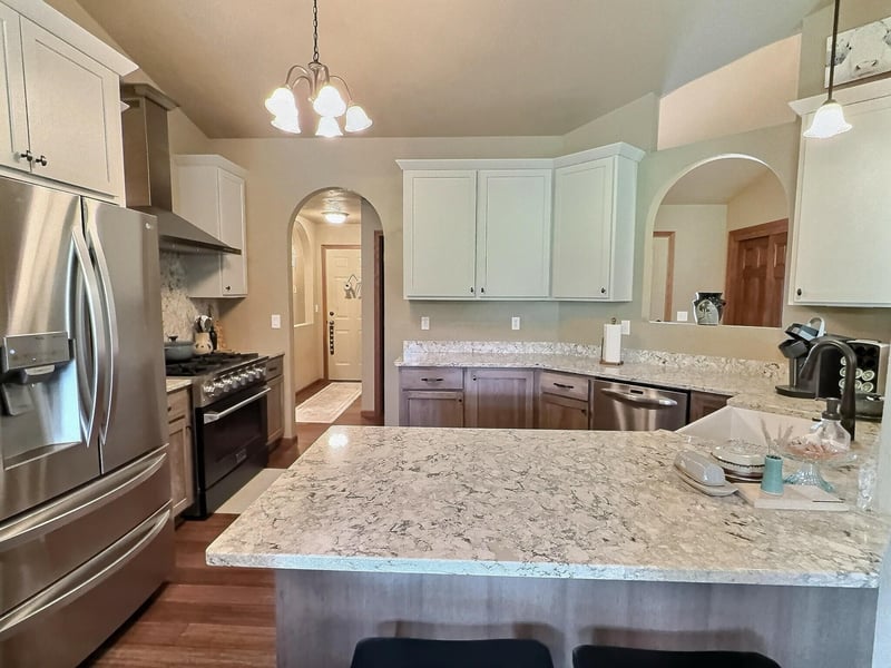 1085 Hillwood Run Dr, Oshkosh, WI 54901