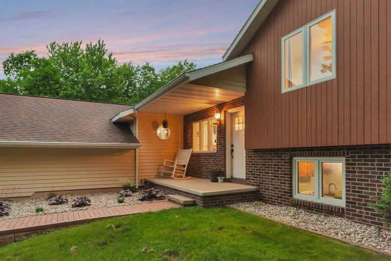N5210 Whitetail Dr, Seymour, WI 54165