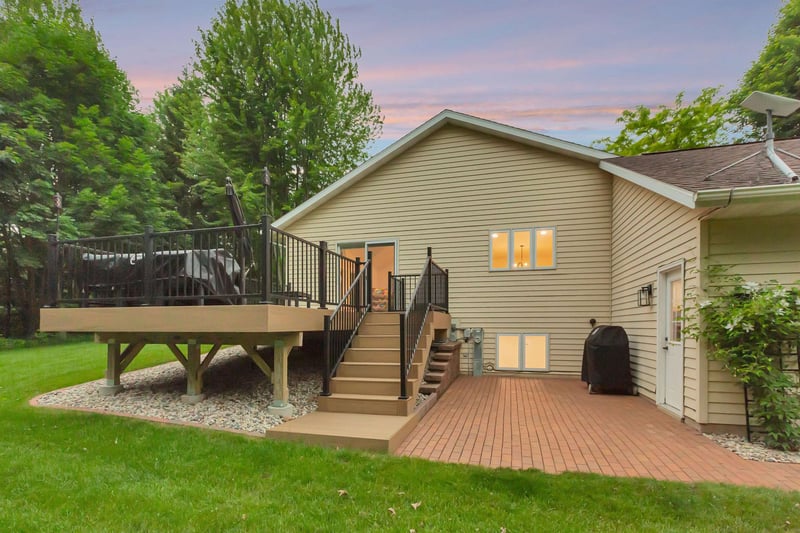 N5210 Whitetail Dr, Seymour, WI 54165