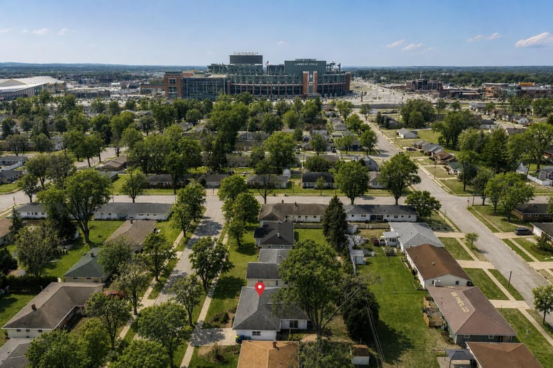 1604 Walls St, Green Bay, WI 54304-3224