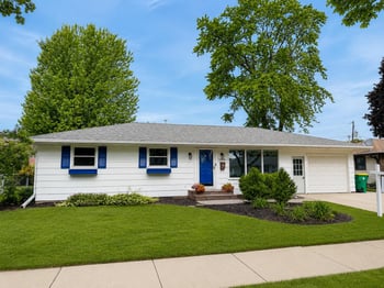 1604 Walls St, Green Bay, WI 54304-3224