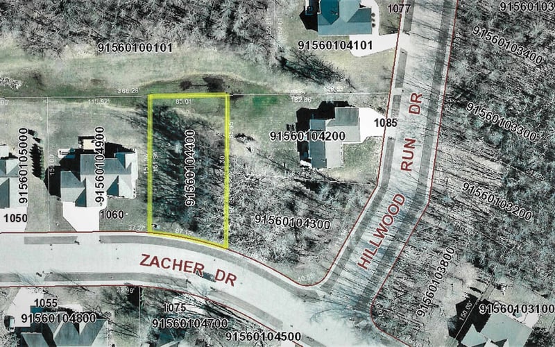 1070 Zacher Dr, Oshkosh, WI 54901