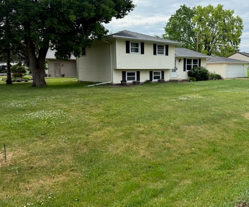 1021 Claude St, Menasha, WI 54952