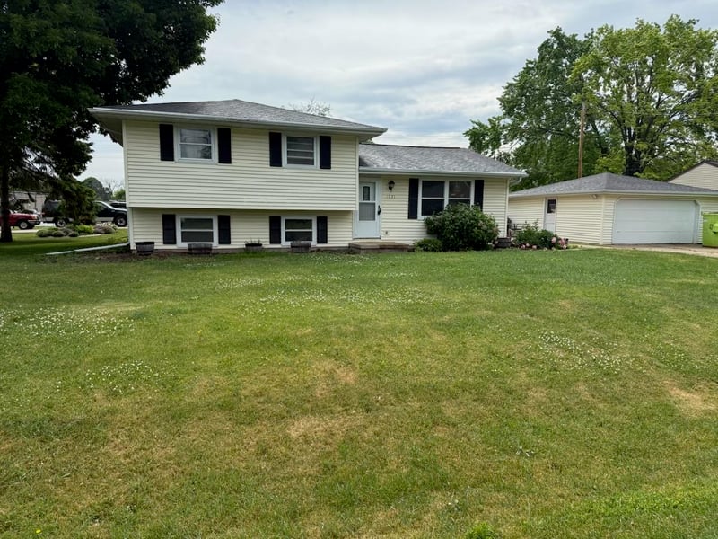 1021 Claude St, Menasha, WI 54952