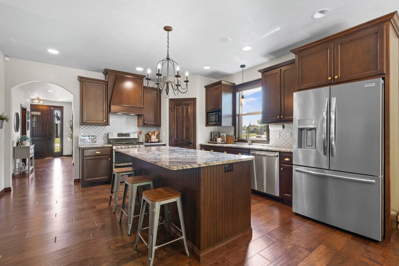W7574 Cross Country Ln, Hortonville, WI 54944
