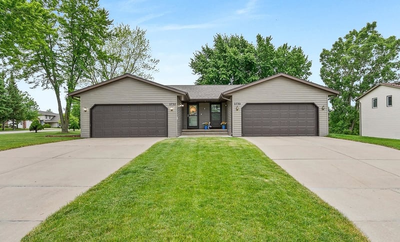 2730 Aquarius Rd, Green Bay, WI 54311