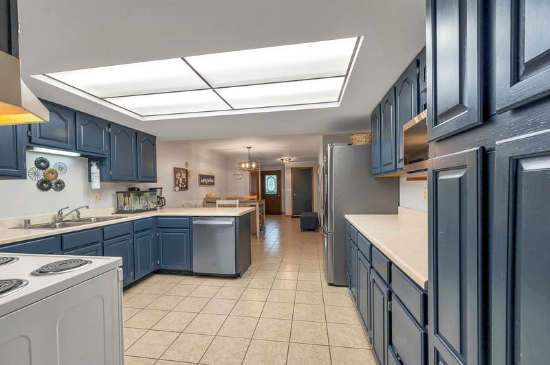 2730 Aquarius Rd, Green Bay, WI 54311