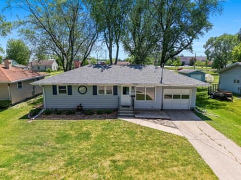 947 Redley Ct, Green Bay, WI 54304-3711