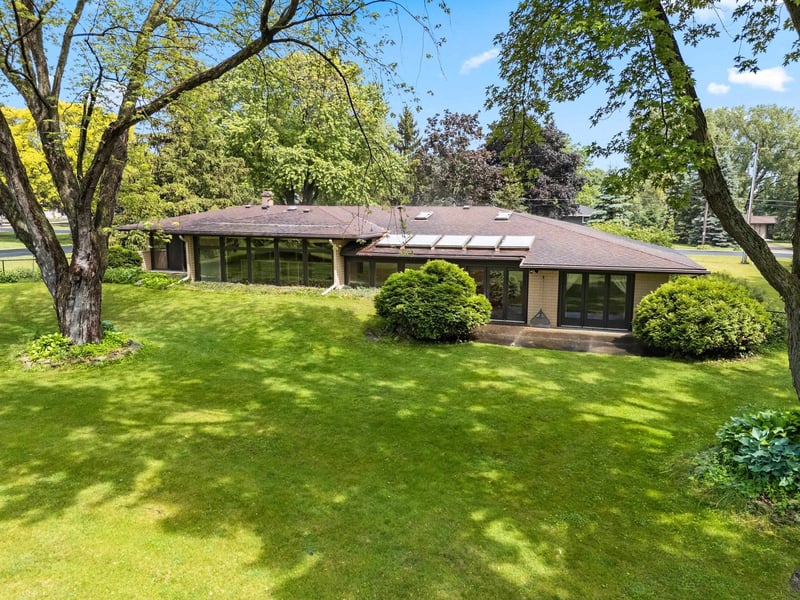5531 Long Ct, Appleton, WI 54914-9112