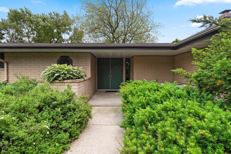 5531 Long Ct, Appleton, WI 54914-9112