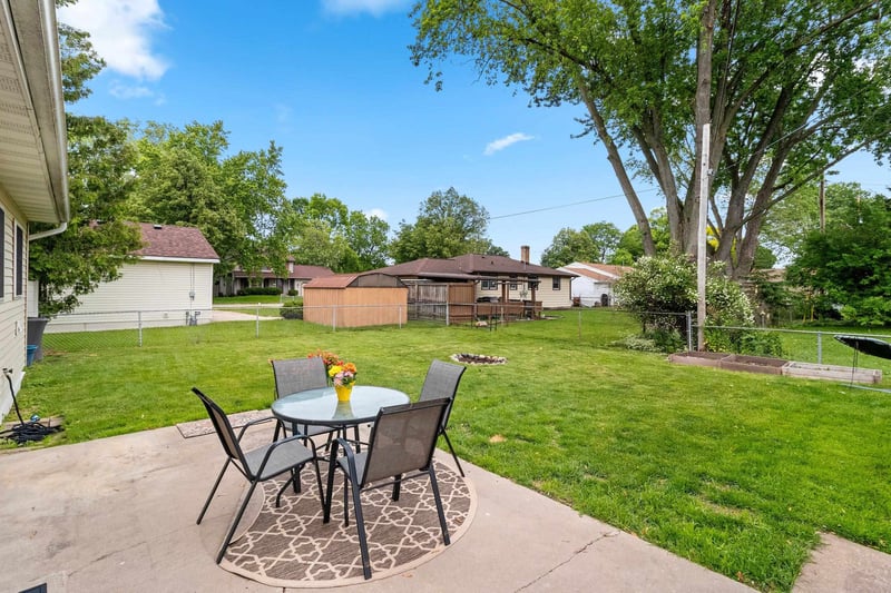 1429 Oneida St, Green Bay, WI 54304-3345