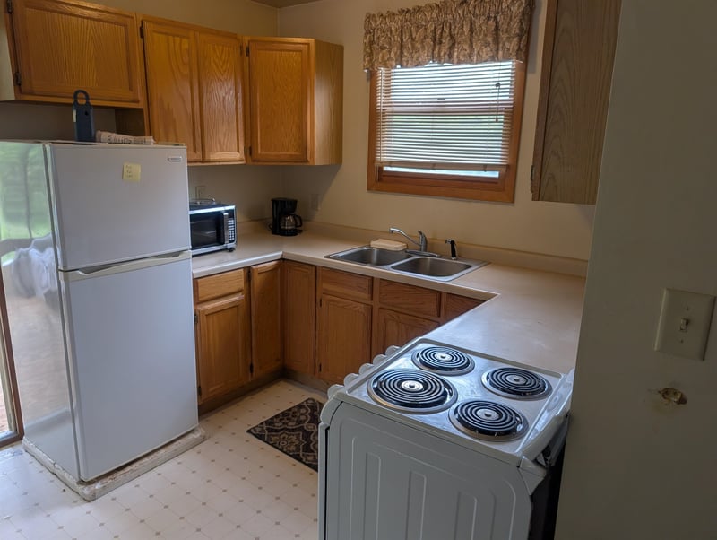 218 Wood Ln, New London, WI 54961
