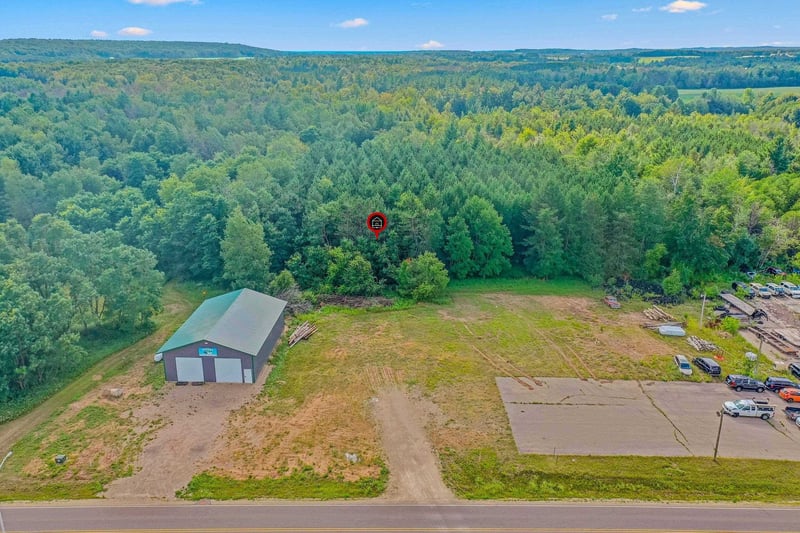 Main St, Gresham, WI 54128-9518