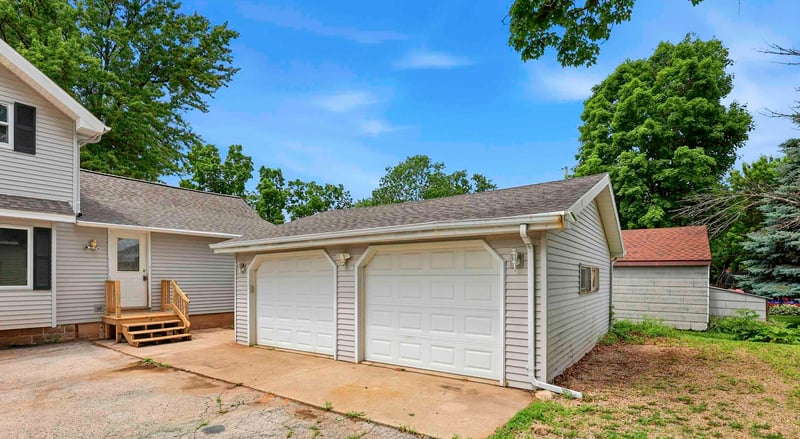 712 Algoma St, New London, WI 54961